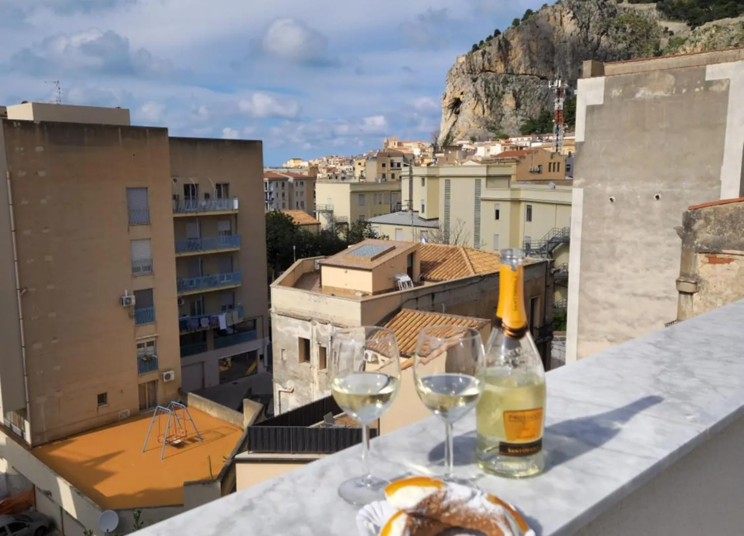 Guest house Rocksea Central Cefalu