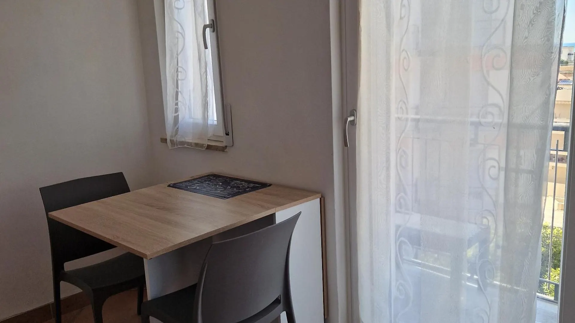 Rocksea Central Cefalu Guest house