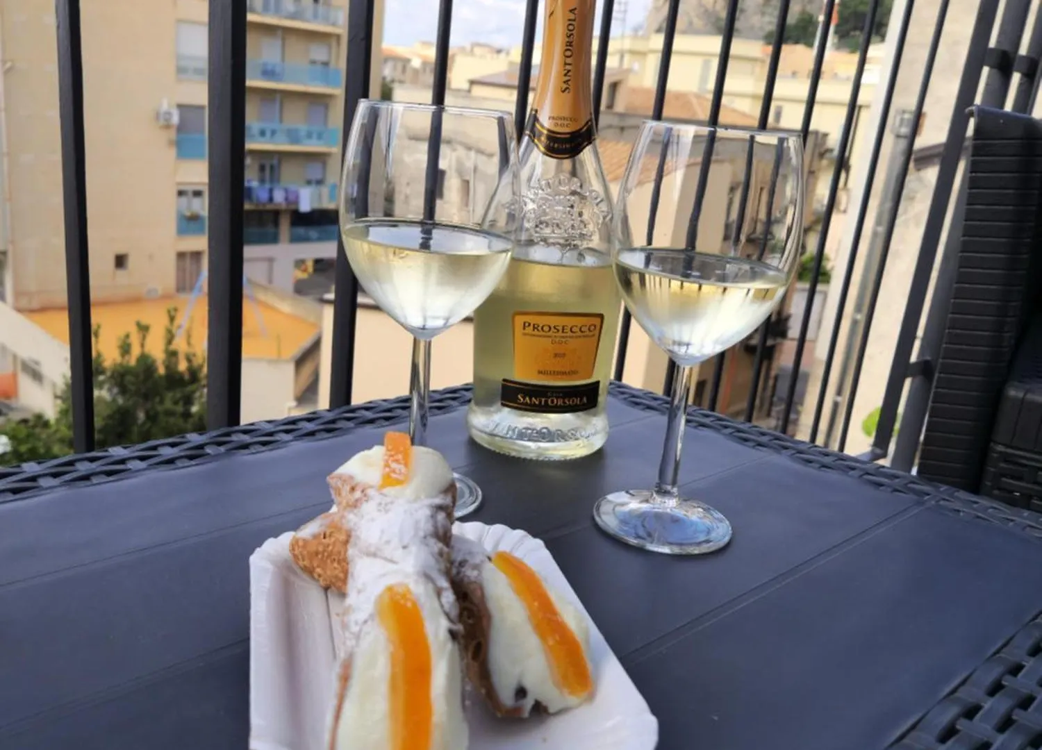 Rocksea Central Cefalu Guest house
