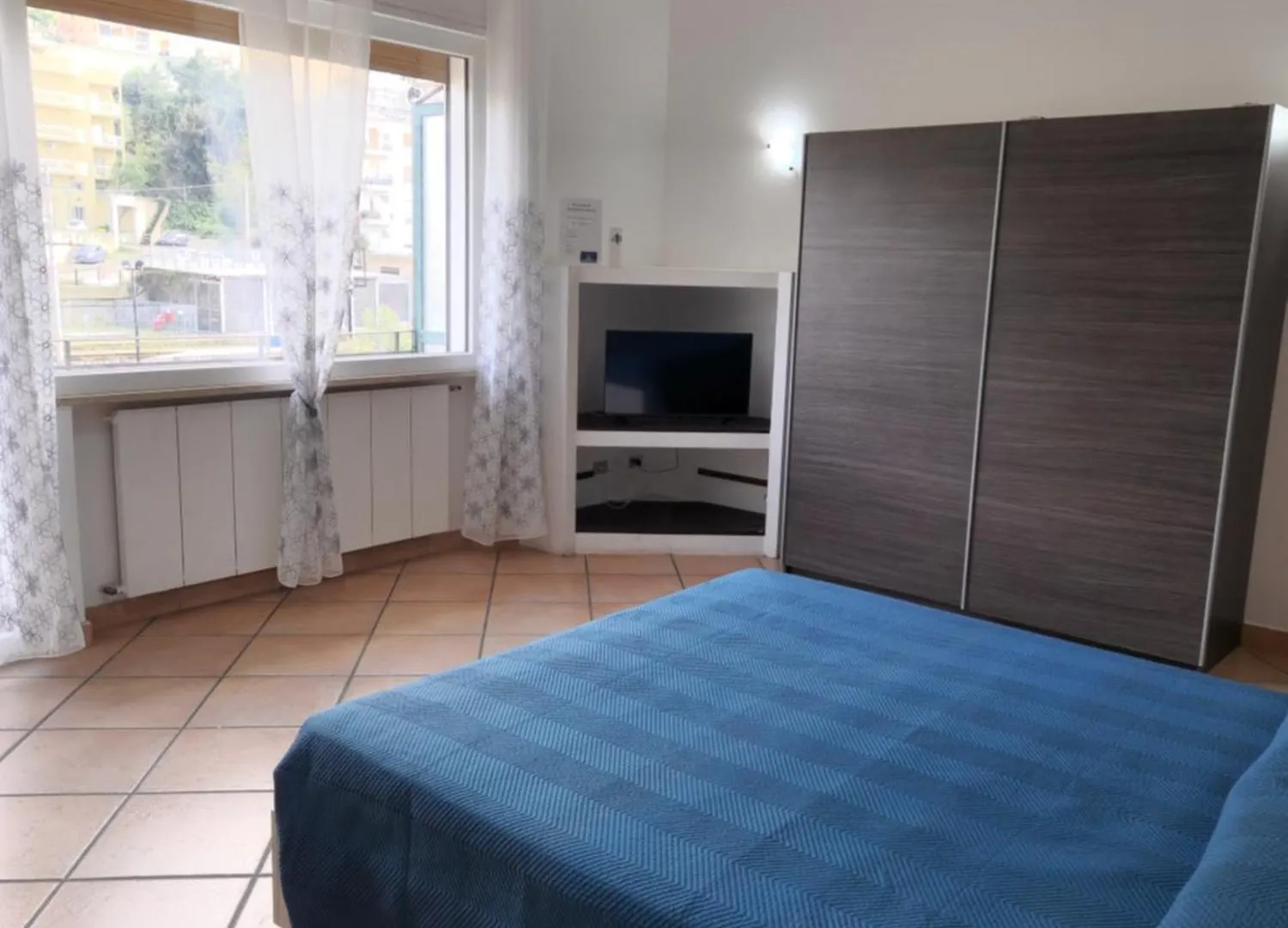 Rocksea Central Cefalu 0*,  Italy