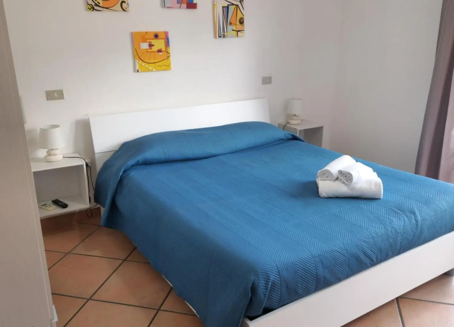 Rocksea Central Cefalu 0*,