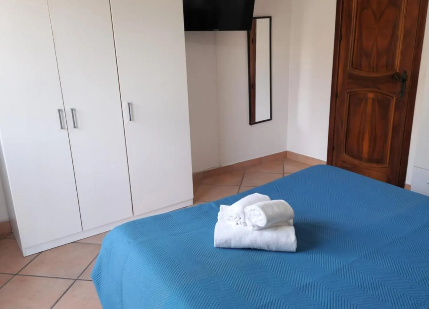 Rocksea Central Cefalu 0*,  Italy